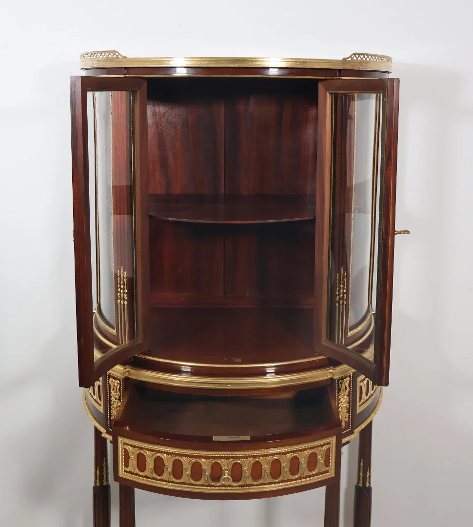Vitrine, Paul Sormani zugeschrieben
