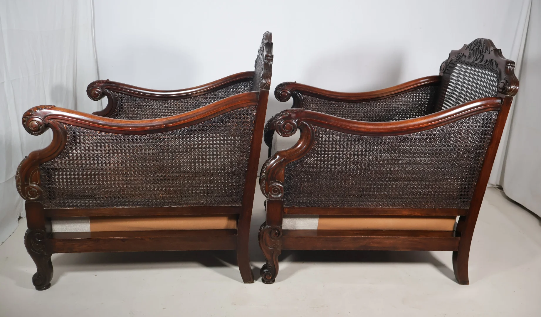 Paire de bergères anglaises Style George V vers 1910
