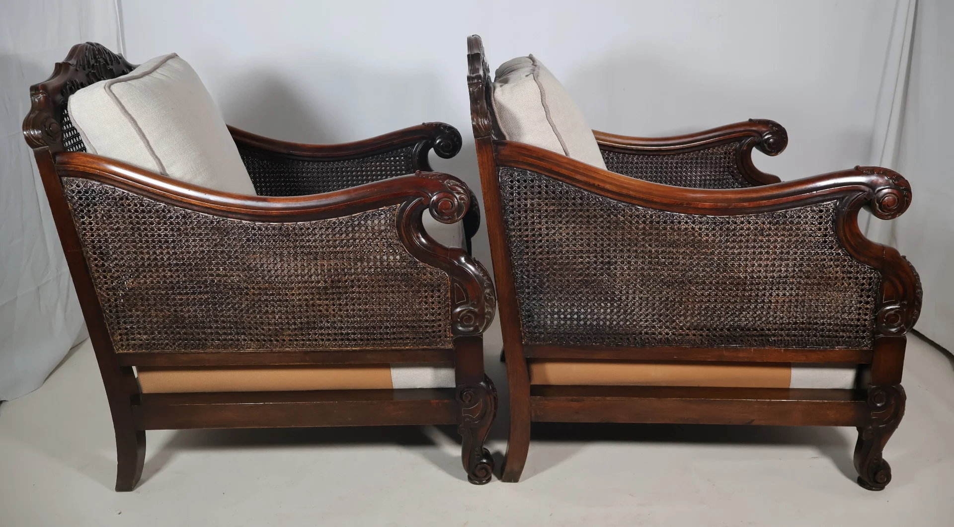 Paire de bergères anglaises Style George V vers 1910