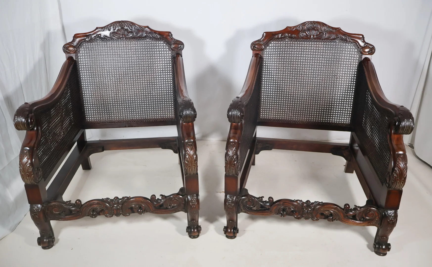 Paire de bergères anglaises Style George V vers 1910