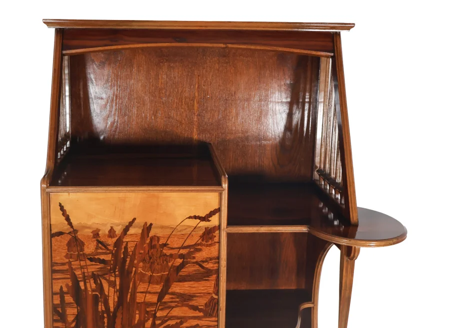 Jugendstil-Schrank