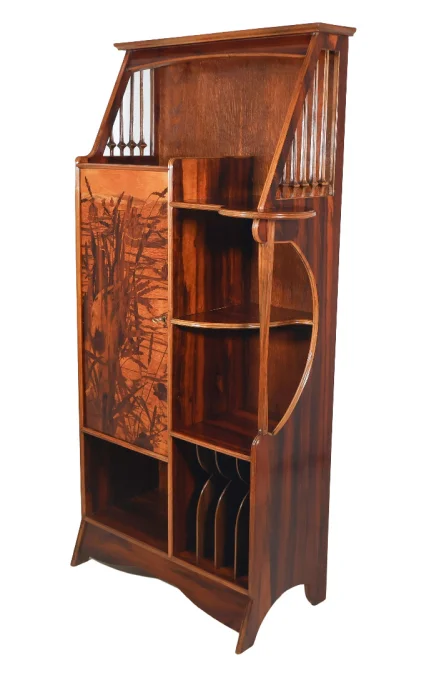 Jugendstil-Schrank
