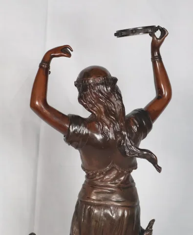 BRONZE FIGURE signed BERGMAN