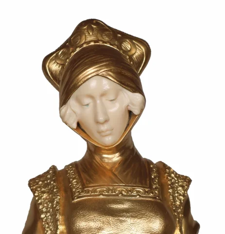ART DECO PERIOD STATUETTE