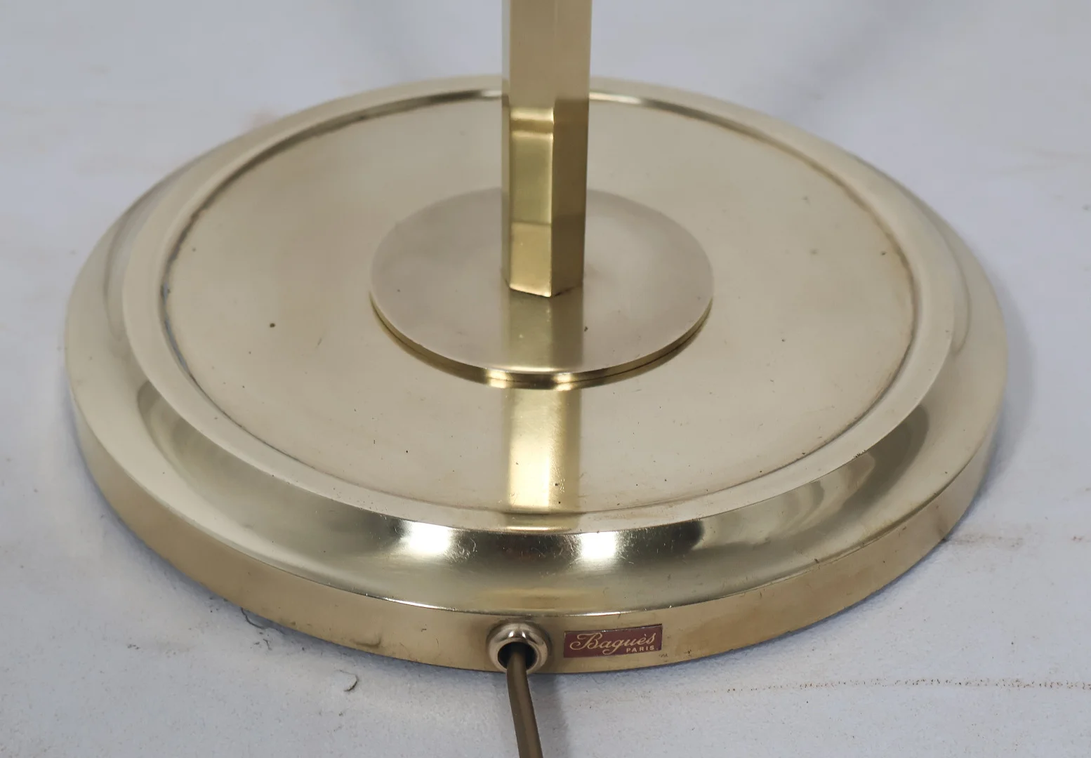 Lampadaire liseuse en bronze doré Maison Baguès, années 1970