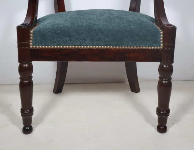 Fauteuil de bureau en acajou époque Restauration — Très bon état