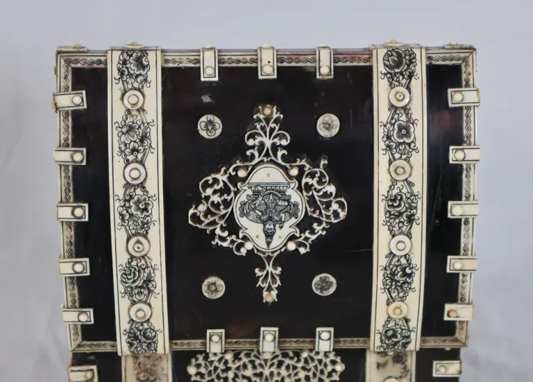 ANGLO INDIAN BOX