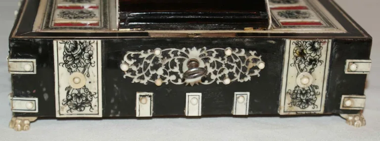 ANGLO INDIAN BOX