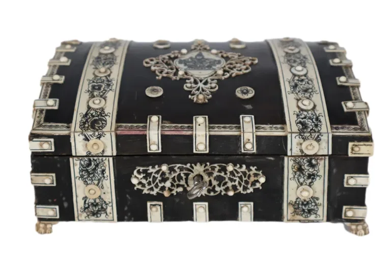 ANGLO INDIAN BOX