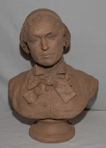 Buste en Terre signé R. Chassaigne et daté 1881