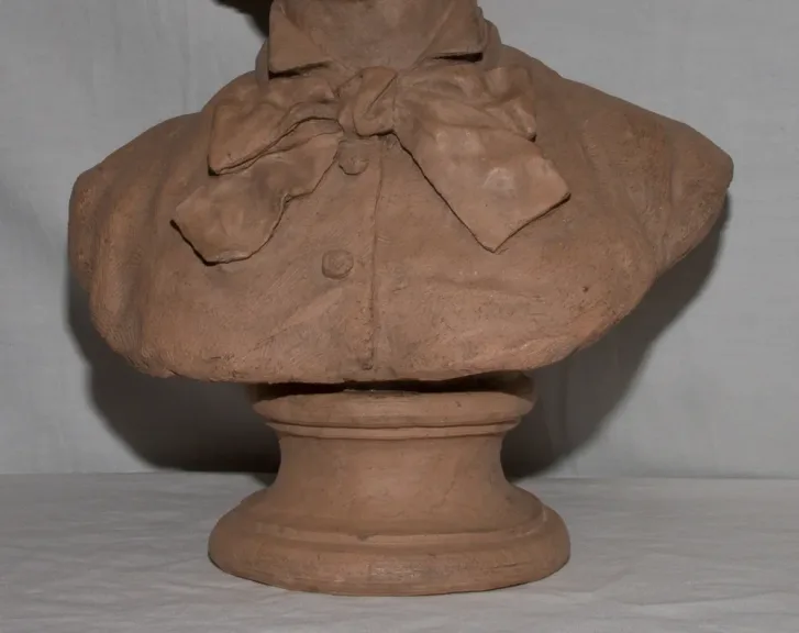 Buste en Terre signé R. Chassaigne et daté 1881