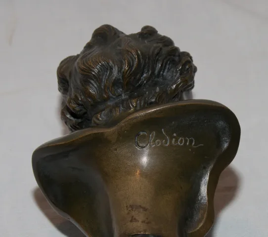 Buste d'enfant en bronze signé Clodion début 19ème siècle