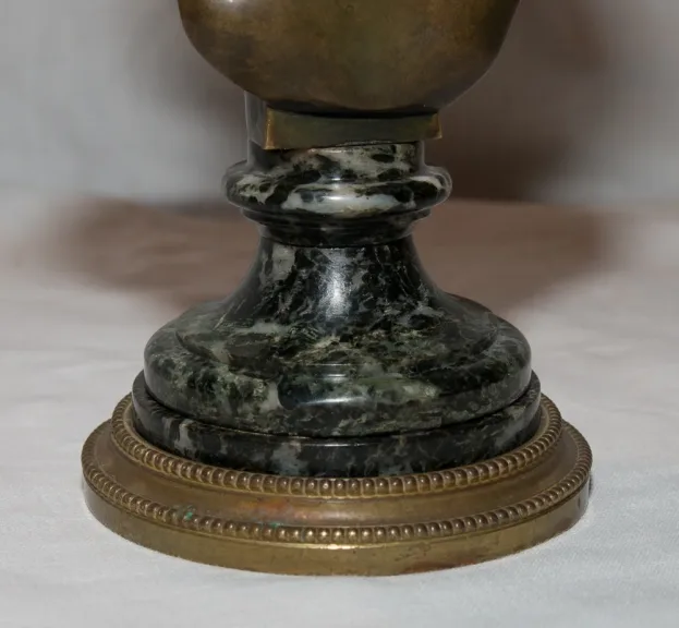 Buste d'enfant en bronze signé Clodion début 19ème siècle