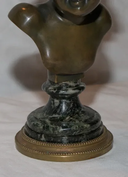 Buste d'enfant en bronze signé Clodion début 19ème siècle