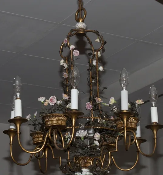 CAPODIMONTE PORZELLAN UND METALLLICHT