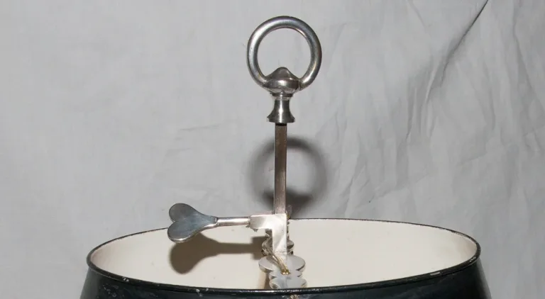 LOUIS XVI STIL BOUILLOTTE LAMPE
