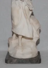ALABASTER-SKULPTUR UNTERZEICHNET A. DEL PERUGIA