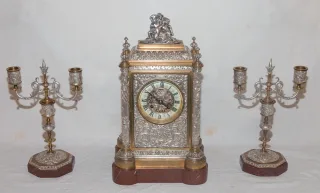 MANTLE GARNITURE