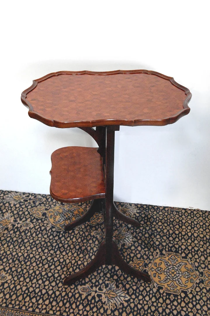 Rare petite table de salon  Epoque Napoléon III