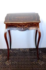 ARBEITSTISCH IM LOUIS XV-STIL