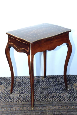 ARBEITSTISCH IM LOUIS XV-STIL