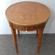 Table de salon de style Louis XVI