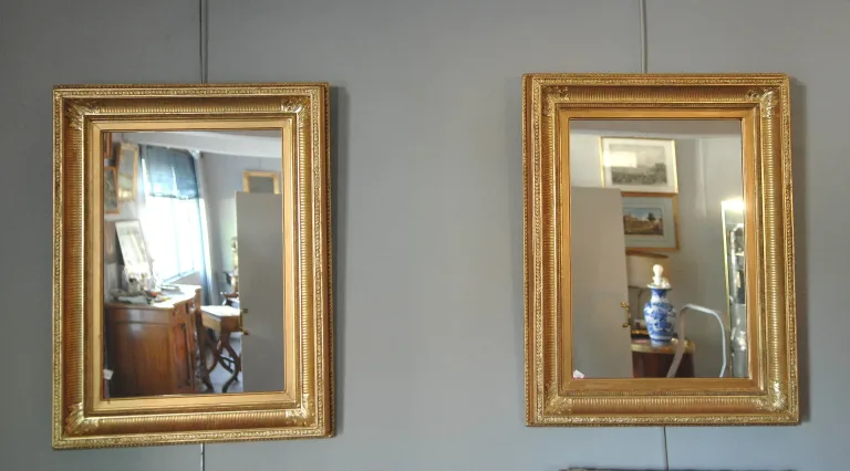 Paire de miroirs , l encadrement est d'Epoque Restauration