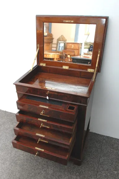 Meuble  poudreuse d hommes) Epoque Empire
