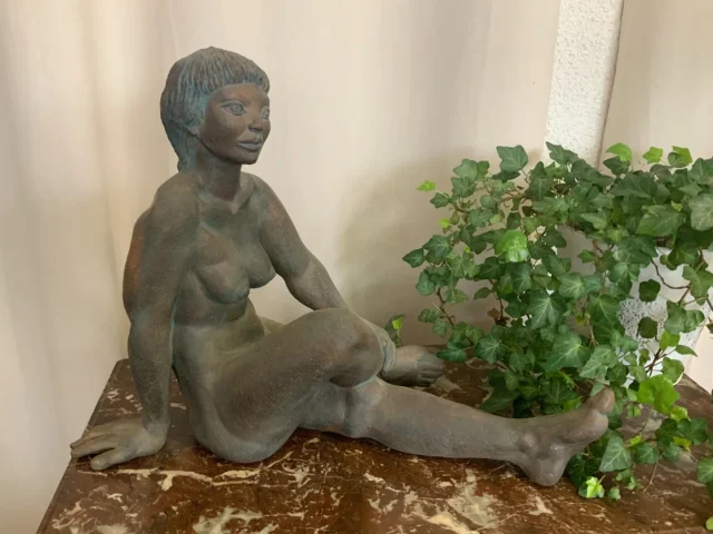 ESCULTURA DE LUCIA ARANEDA