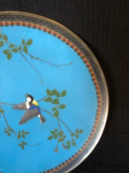 Plat en laiton et émail  cloisonné