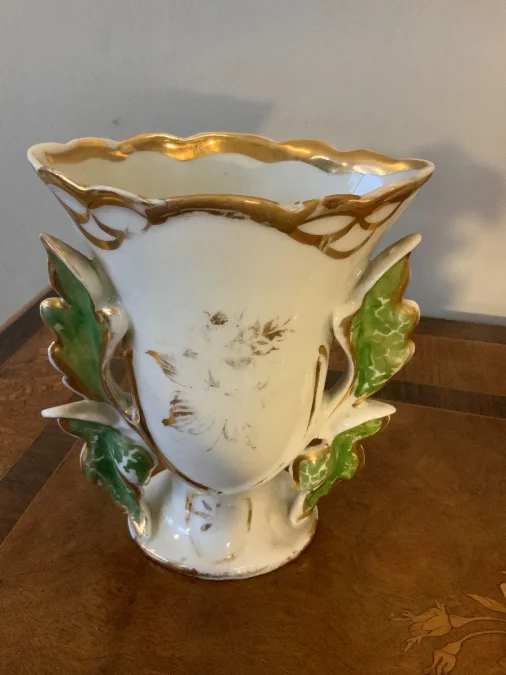 Lot de vases en porcelaine de Paris