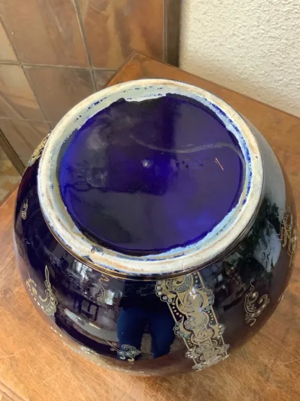 Grand cache pot en faïence émaillée