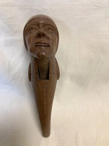 NUTCRACKER