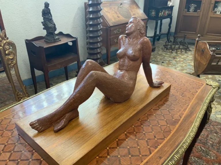 Sculpture en terre cuite de style Art Déco