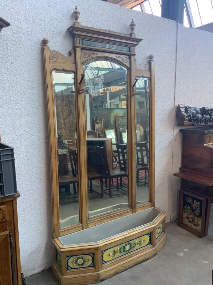 Porte manteau avec glace et jardinière