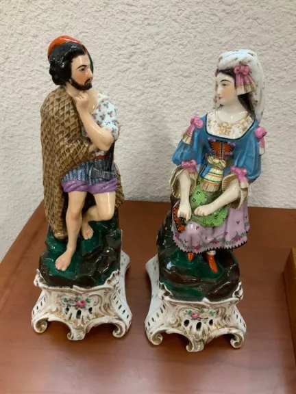 Paire d’encriers en  porcelaine Vieux Paris