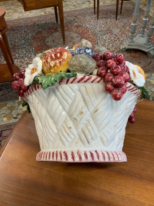 Centerpiece depicting a fruits