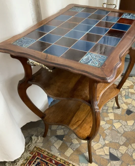 Table signed A.BASTET