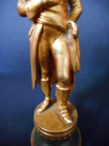 Statuette de l'Empereur en bronze