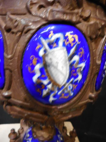 Coupe couverte Néogothique du XIX e siècle