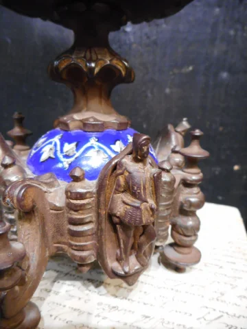 Coupe couverte Néogothique du XIX e siècle