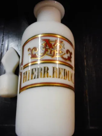 Flacons de Pharmacie en Opaline du XIX e