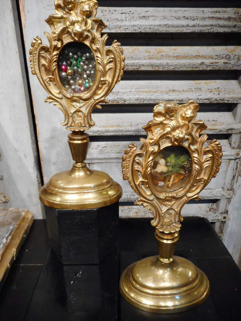 PAAR VON MONSTRANCES