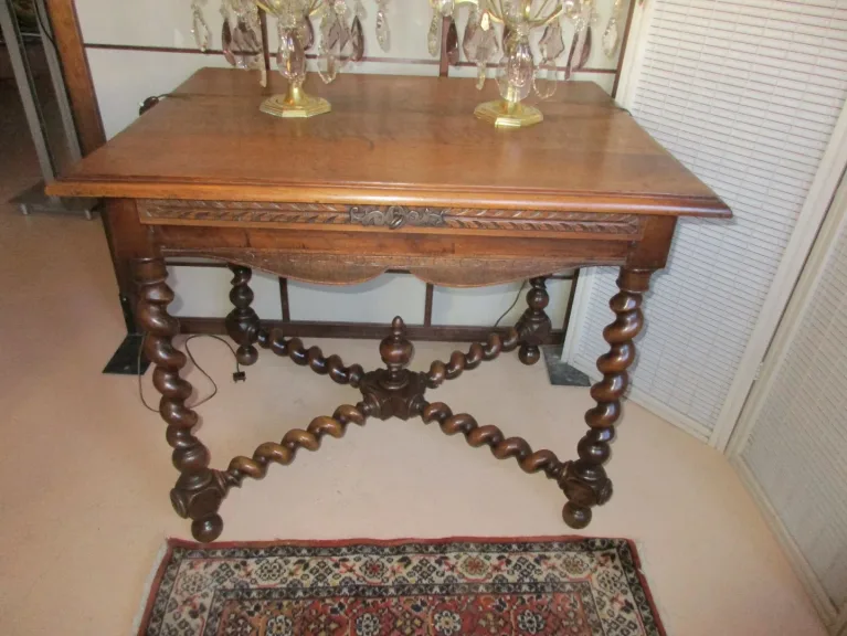 LOUIS XIII STYLE SCHREIBTISCH
