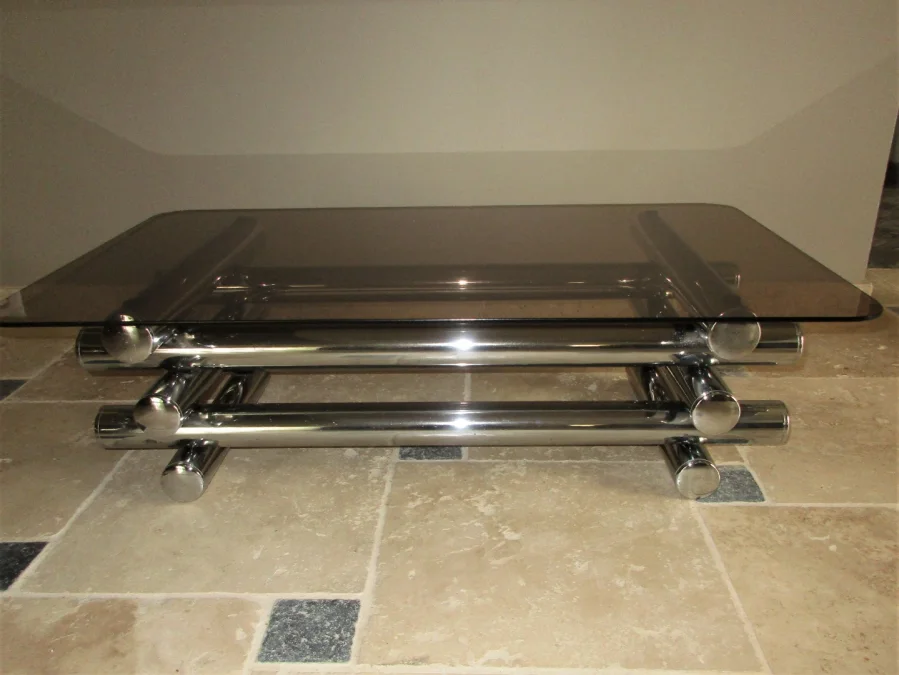 VINTAGE TABLE