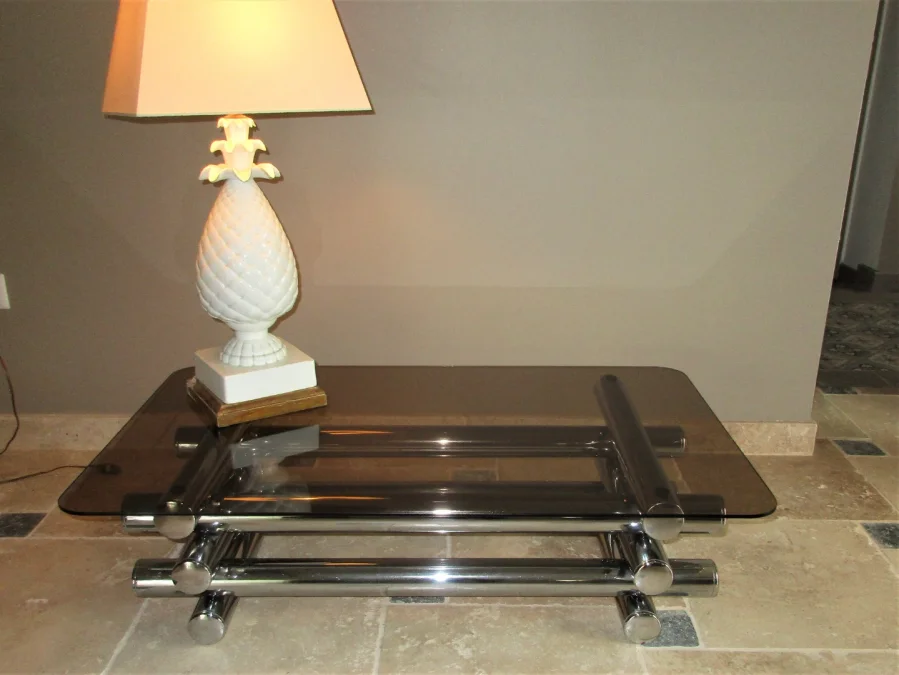 VINTAGE TABLE