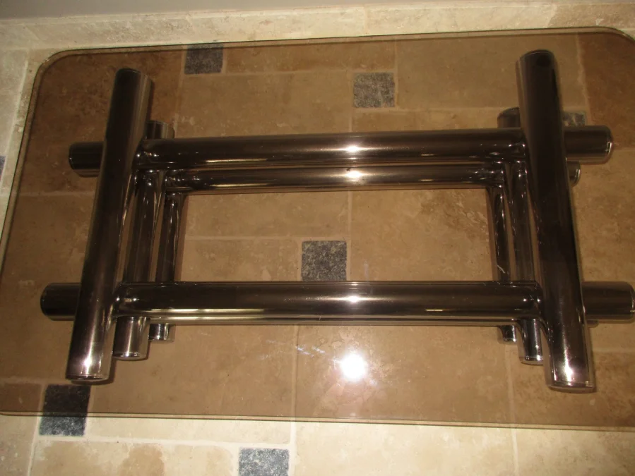 VINTAGE TABLE