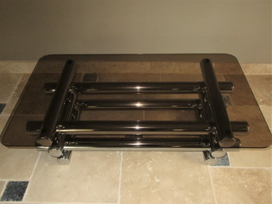 VINTAGE TABLE