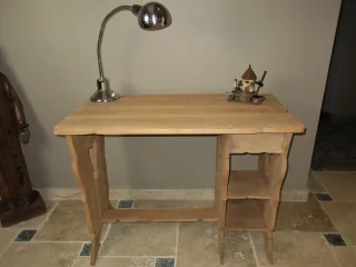 PINE WRITING TABLE
