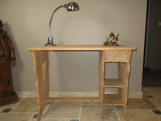 PINE WRITING TABLE